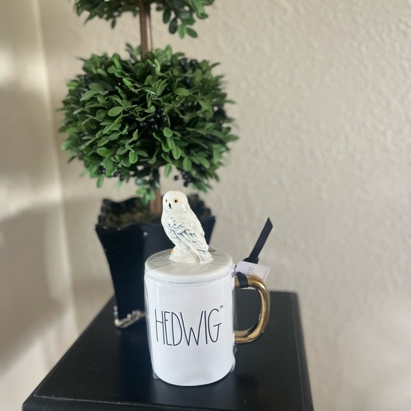 Rae Dunn x Harry Potter HEDWIG Mug - Picture 4 of 8